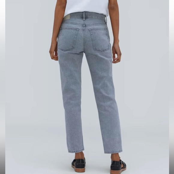👖 Everlane The ’90s Cheeky Jean in Washed Black
Size 26 Crop Excellent Condition - Picture 2 of 8